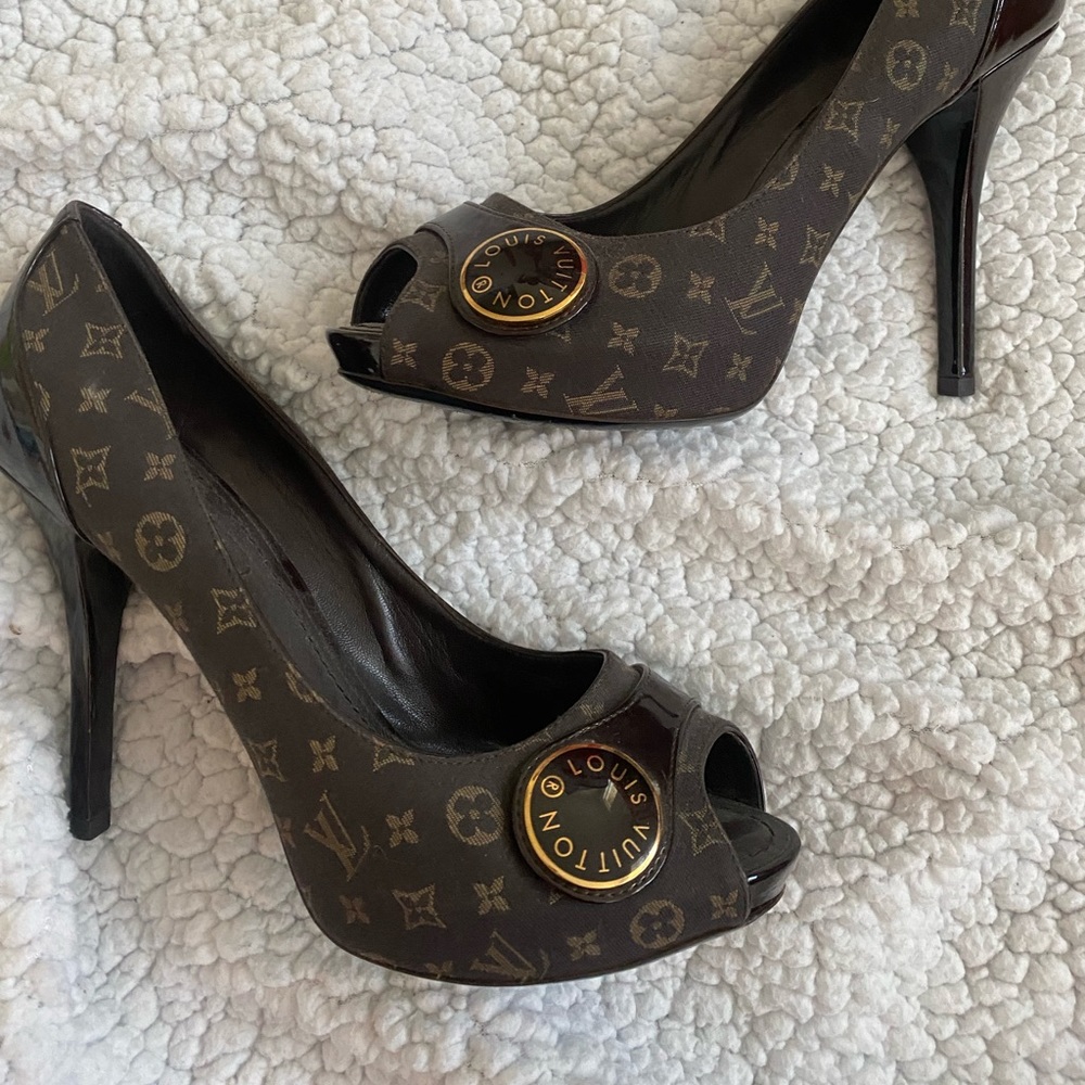 Very gently used Louis Vuitton Monogram Idylle Judy Peep Toe Pumps -
